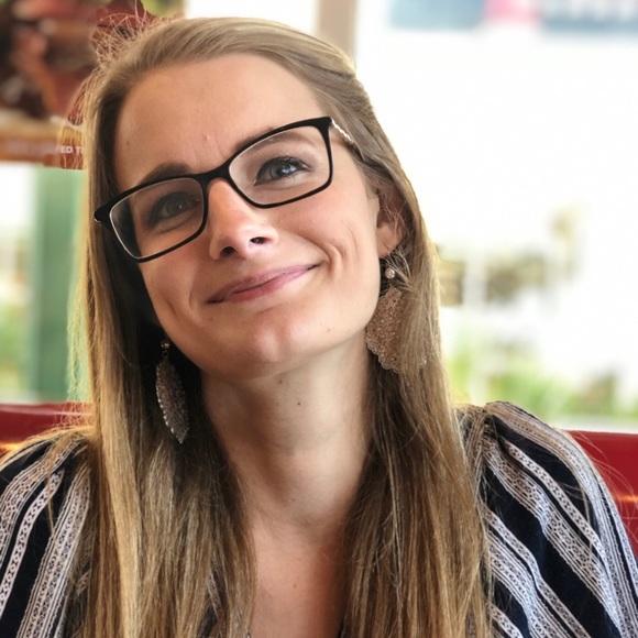 Welcome to our small business! Meet your Posher! - Picture 5 of 8